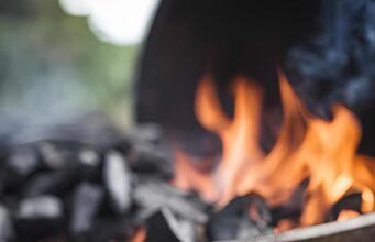 Lump Charcoal vs. Briquettes Which Should You Use for BBQ