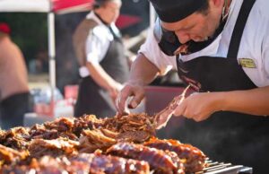 bbq_chef_preparing_dishes_at_festival 2