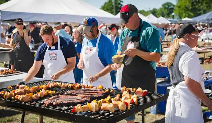 bbq_cook_off_competition_bbq_on_the_river_festival